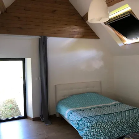 Сasa de vacaciones Small House In A Troglodyte Pit *