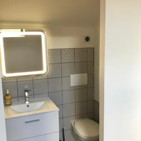 Hébergement de vacances Small House In A Troglodyte Pit Chemellier