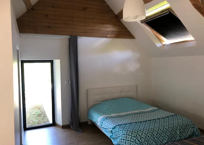 度假居 Small House In A Troglodyte Pit *