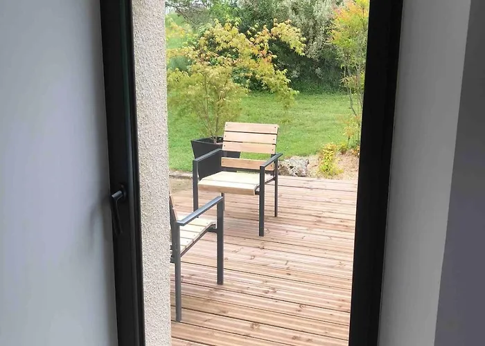 Small House In A Troglodyte Pit 度假居